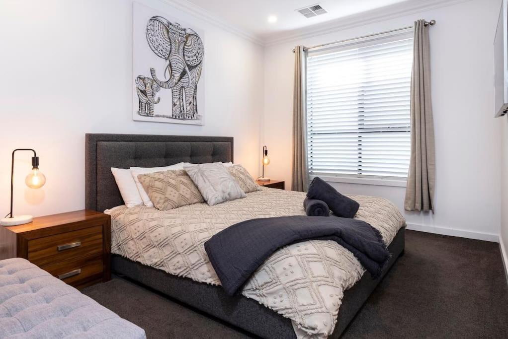 Luxury Home In Christies Beach With King Bed, Nbn, Netflix, 3Bed 2Bath Экстерьер фото